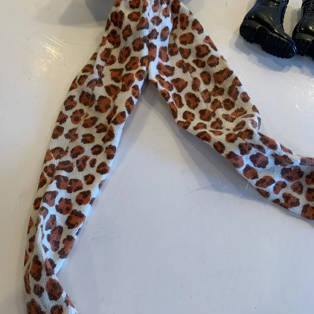 Barbie Fashion Avenue Boutique Gold Jacket, Animal Print Pants,‎ Boots